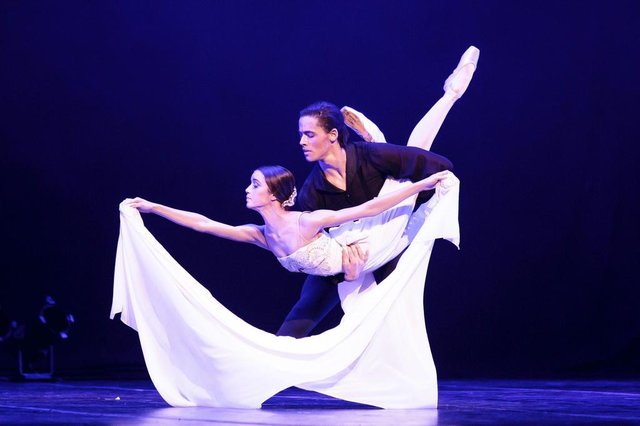 O Instituto de Ortopedia e Traumatologia ¿ IOT apresenta o espetáculo Gala Bolshoi. O espetáculo acontece hoje às 20h, no Teatro Juarez Machado. Os ingressos custam R$ 30 e estão à venda no site www.ticketcenter.com.br e na secretaria da Escola Bolshoi. O Instituto de Ortopedia e Traumatologia ¿ IOT apresenta o espetáculo Gala Bolshoi. O espetáculo acontece hoje às 20h, no Teatro Juarez Machado. Os ingressos custam R$ 30 e estão à venda no site www.ticketcenter.com.br e na secretaria da Escola Bolshoi.