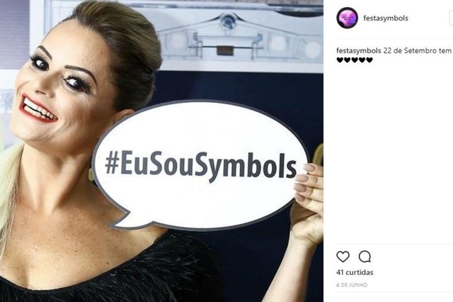 @festasymbols Luciana Areias, anunciando que vem mais uma Symbols por ai. @festasymbols Luciana Areias, anunciando que vem mais uma Symbols por ai.