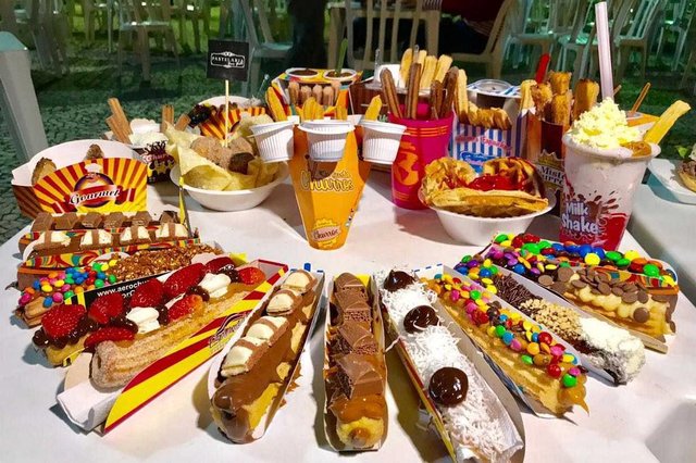 Se você, assim como eu, gosta de churros, prepare-se. Nesse fim de semana tem Festival de Churros em Joinville e a promessa é de muitas opções de sabores, passando pelo tradicional churros de doce de leite até o milk shake de churros, o bolo de churros, ou ainda ainda os churros salgados. O evento acontece na Expoville de hoje até domingo. Os preços variam entre R$ 5 até R$25. A entrada é franca, estacionamento R$ 7. Se você, assim como eu, gosta de churros, prepare-se. Nesse fim de semana tem Festival de Churros em Joinville e a promessa é de muitas opções de sabores, passando pelo tradicional churros de doce de leite até o milk shake de churros, o bolo de churros, ou ainda ainda os churros salgados. O evento acontece na Expoville de hoje até domingo. Os preços variam entre R$ 5 até R$25. A entrada é franca, estacionamento R$ 7.