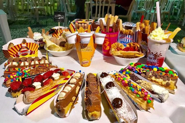 Se você, assim como eu, gosta de churros, prepare-se. Nesse fim de semana tem Festival de Churros em Joinville e a promessa é de muitas opções de sabores, passando pelo tradicional churros de doce de leite até o milk shake de churros, o bolo de churros, ou ainda ainda os churros salgados. O evento acontece na Expoville de hoje até domingo. Os preços variam entre R$ 5 até R$25. A entrada é franca, estacionamento R$ 7. Se você, assim como eu, gosta de churros, prepare-se. Nesse fim de semana tem Festival de Churros em Joinville e a promessa é de muitas opções de sabores, passando pelo tradicional churros de doce de leite até o milk shake de churros, o bolo de churros, ou ainda ainda os churros salgados. O evento acontece na Expoville de hoje até domingo. Os preços variam entre R$ 5 até R$25. A entrada é franca, estacionamento R$ 7.