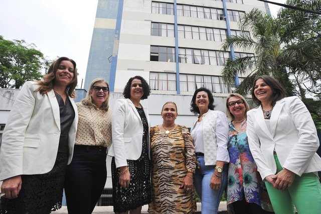 SANTA MARIA,RS, BRASIL. 22/09/2017.As 7 secretarias do Jorge Pozzobom. Nomes: Marta Zanella, Lucia Madruga, Liliane Mello Duarte, Sandra Rebelato, Rossana Schuch Boeira, Ângela Pisani, Verônica Antônio. O prefeito Jorge Pozzobom também aparece na foto. FOTO: GABRIEL HAESBAERT / NEWCO DSM SANTA MARIA,RS, BRASIL. 22/09/2017.As 7 secretarias do Jorge Pozzobom. Nomes: Marta Zanella, Lucia Madruga, Liliane Mello Duarte, Sandra Rebelato, Rossana Schuch Boeira, Ângela Pisani, Verônica Antônio. O prefeito Jorge Pozzobom também aparece na foto. FOTO: GABRIEL HAESBAERT / NEWCO DSM