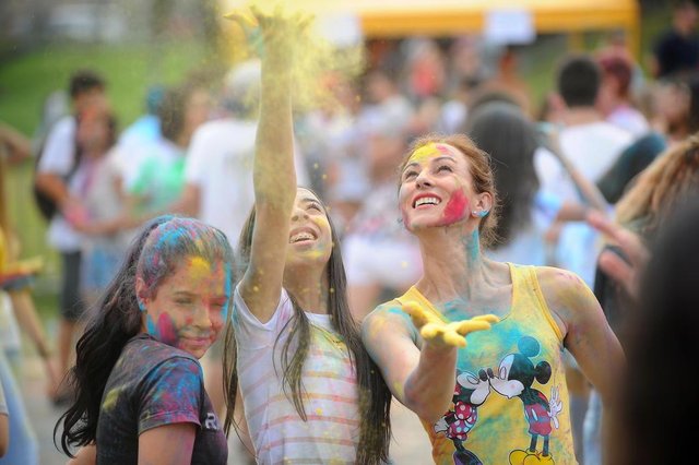 JOINVILLE, SC, BRASIL (23-09-2017) - Festa das cores na Expoville em Joinville. (Foto: Maykon Lammerhirt, A Notícia) JOINVILLE, SC, BRASIL (23-09-2017) - Festa das cores na Expoville em Joinville. (Foto: Maykon Lammerhirt, A Notícia)