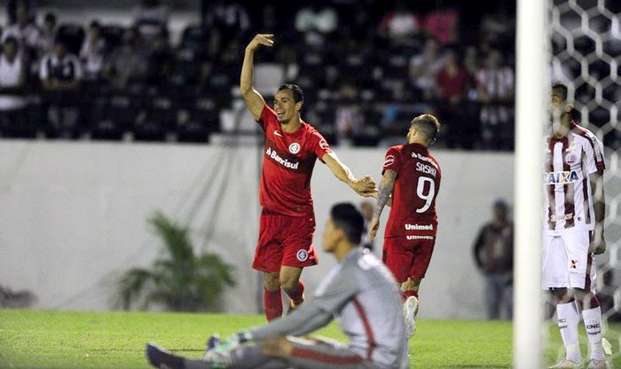 Leandro Damião, Inter, Náutico, Série B, Brasileirão, polêmica, pênalti Leandro Damião, Inter, Náutico, Série B, Brasileirão, polêmica, pênalti