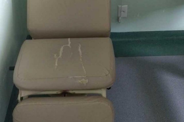 Para renovar essa mobília, a FAHECE, Fundação de Apoio ao HEMOSC/CEPON junto com o Centro de Pesquisas Oncológicas decidiram criar uma vaquinha On Line, que já está no ar. O objetivo é a compra de 18 poltronas, num valor total de R$ 30.600, que devem ser arrecadados até o dia 25 de novembro. Topa colaborar, com a quantia que puder? Então acesse o endereço: http://juntos.com.vc/pt/poltronasacompanhantesCEPON Para renovar essa mobília, a FAHECE, Fundação de Apoio ao HEMOSC/CEPON junto com o Centro de Pesquisas Oncológicas decidiram criar uma vaquinha On Line, que já está no ar. O objetivo é a compra de 18 poltronas, num valor total de R$ 30.600, que devem ser arrecadados até o dia 25 de novembro. Topa colaborar, com a quantia que puder? Então acesse o endereço: http://juntos.com.vc/pt/poltronasacompanhantesCEPON