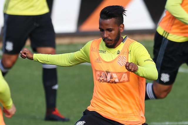 FLORIANÓPOLIS, SC, BRASIL, 25-09-2017: Treino do Figueirense no CT do Cambirela. Na foto Ty Sandows. FLORIANÓPOLIS, SC, BRASIL, 25-09-2017: Treino do Figueirense no CT do Cambirela. Na foto Ty Sandows.
