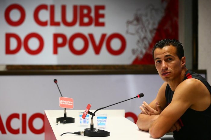 PORTO ALEGRE, RS, BRASIL, 25-09-2017. Leandro Damião, jogador do Inter, presta entrevista coletiva no Beira-Rio. (LAURO ALVES/AGÊNCIA RBS)
PORTO ALEGRE, RS, BRASIL, 25-09-2017. Leandro Damião, jogador do Inter, presta entrevista coletiva no Beira-Rio. (LAURO ALVES/AGÊNCIA RBS)