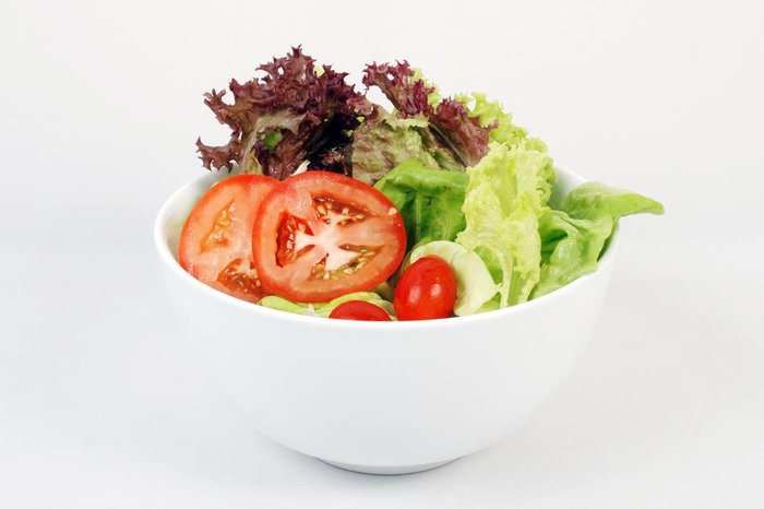 pote de salada com alface e tomate pote de salada com alface e tomate