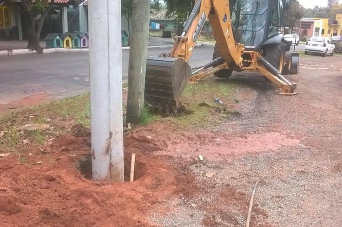 NOVO HAMBURGO, RS, BRASIL, 27-09-2017. Uma tubulação de água rompeu e deixa parte de cinco bairros de Novo Hamburgo sem abastecimento.
NOVO HAMBURGO, RS, BRASIL, 27-09-2017. Uma tubulação de água rompeu e deixa parte de cinco bairros de Novo Hamburgo sem abastecimento.