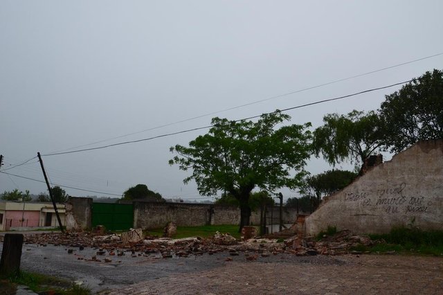 Temporal em Caçapava do Sul derruba muro do Estádio Municipal Aristides Dias de Macedo, conhecido por Macedão. Temporal em Caçapava do Sul derruba muro do Estádio Municipal Aristides Dias de Macedo, conhecido por Macedão.