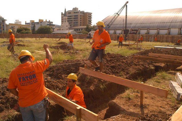 *** 04/12- Claudio- Obras CDM ***Fotos da obra no CDM para matéria que questiona A que ponto anda as obras da Prefeitura em Santa Maria e quais são os impactos no dia-a-dia da cidade. 12/04 *** 04/12- Claudio- Obras CDM ***Fotos da obra no CDM para matéria que questiona A que ponto anda as obras da Prefeitura em Santa Maria e quais são os impactos no dia-a-dia da cidade. 12/04