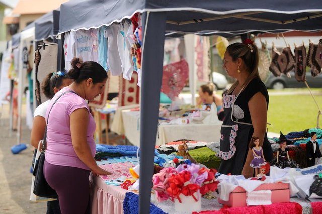 JOINVILLE, SC, BRASIL (25-09-2017) - Feira de artesanato no Floresta em Joinville. (Foto: Maykon Lammerhirt, A Notìcia) JOINVILLE, SC, BRASIL (25-09-2017) - Feira de artesanato no Floresta em Joinville. (Foto: Maykon Lammerhirt, A Notìcia)