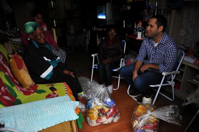 Santa Maria - RS - Brasil 28/09/2017 Projeto fazendo a diferença - Entrega na casa do Dona Maria OlgaCase: Samuel Pretto Santa Maria - RS - Brasil 28/09/2017 Projeto fazendo a diferença - Entrega na casa do Dona Maria OlgaCase: Samuel Pretto