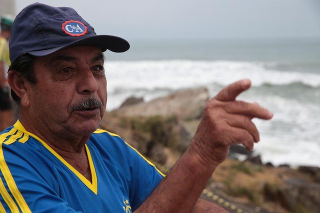 FLORIANÓPOLIS, SC, BRASIL, 02/10/2017: Celesc faz reparos no Morro das Pedras. Na foto: Joaquim Gonçalves (Foto: CRISTIANO ESTRELA / DIÁRIO CATARINENSE) FLORIANÓPOLIS, SC, BRASIL, 02/10/2017: Celesc faz reparos no Morro das Pedras. Na foto: Joaquim Gonçalves (Foto: CRISTIANO ESTRELA / DIÁRIO CATARINENSE)