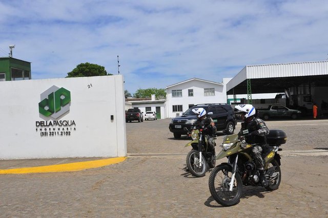 SANTA MARIA, RS, BRASIL. 04/10/2017.Tr&ecirc;s funcion&aacute;rios de empresa s&atilde;o baleados por assaltantes em Santa MariaFOTO: GABRIEL HAESBAERT / NEWCO DSM
