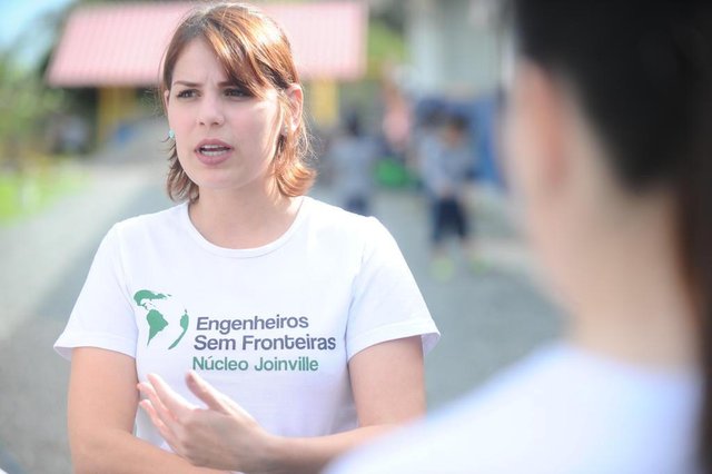 JOINVILLE, SC, BRASIL (03-10-2017) - Bianca Particheli, de 25 anos, é diretora geral do núcleo joinvilense da ONG Engenheiros Sem Fronteiras. (Foto: Maykon Lammerhirt, A Notícia) JOINVILLE, SC, BRASIL (03-10-2017) - Bianca Particheli, de 25 anos, é diretora geral do núcleo joinvilense da ONG Engenheiros Sem Fronteiras. (Foto: Maykon Lammerhirt, A Notícia)