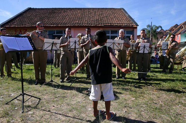 FLORIANÓPOLIS, SC, BRASIL, 04-10-2017: Operação Vila da Paz da Polícia Militar para a comunidade da Vila União. FLORIANÓPOLIS, SC, BRASIL, 04-10-2017: Operação Vila da Paz da Polícia Militar para a comunidade da Vila União.