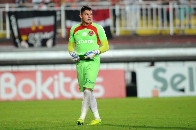 JOINVILLE, SC, BRASIL (08-04-2017) - Neto Volpi goleiro do inter de lages durante a partida contra o Jec na Arena Joinville. (Foto: Maykon Lammerhirt, Agencia RBS) JOINVILLE, SC, BRASIL (08-04-2017) - Neto Volpi goleiro do inter de lages durante a partida contra o Jec na Arena Joinville. (Foto: Maykon Lammerhirt, Agencia RBS)