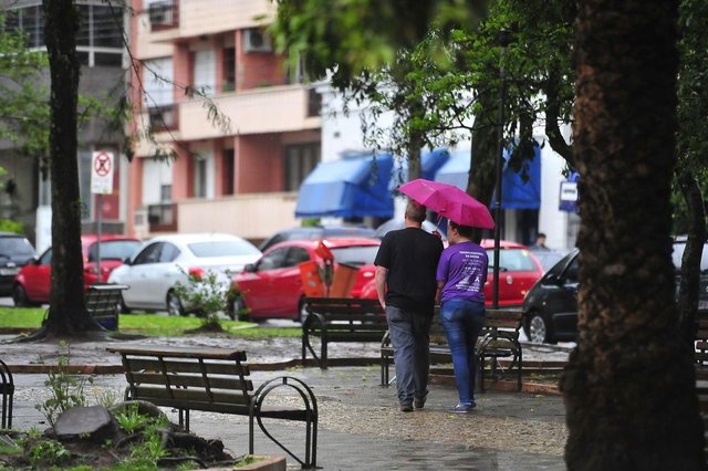  SANTA MARIA, RS, BRASIL. 01/10/2017.Chuva em Santa MariaFOTO: GABRIEL HAESBAERT / NEWCO DSM