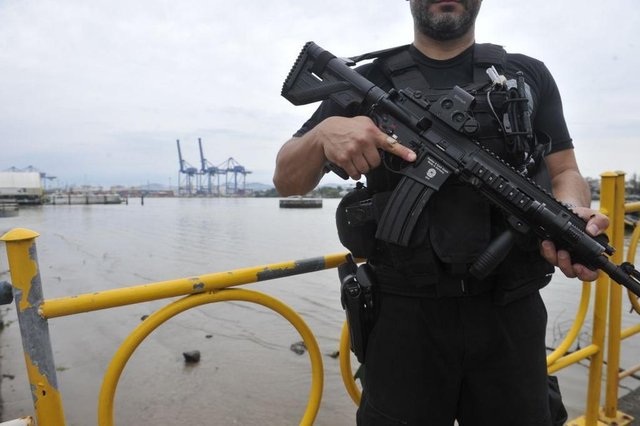 ITAJAÍ, SC, BRASIL, 10/10/2017: Operação contra o tráfico de drogas.(Foto: LUCAS CORREIA / JORNAL DE SANTA CATARINA) ITAJAÍ, SC, BRASIL, 10/10/2017: Operação contra o tráfico de drogas.(Foto: LUCAS CORREIA / JORNAL DE SANTA CATARINA)