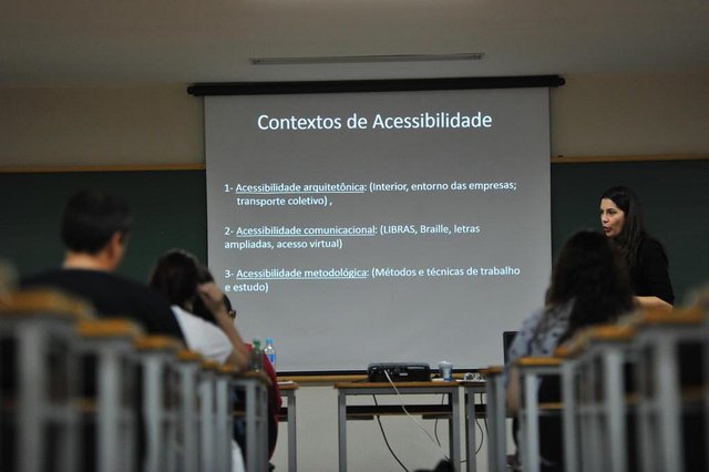  F&oacute;rum Regional de Acessibilidade acontece em Santa Maria.Entrevistado: Roque Bakof, presidente da Faders (&oacute;rg&atilde;o Gestor Estadual da Pol&iacute;tica P&uacute;blica para Acessibilidade no Rio Grande do Sul)
