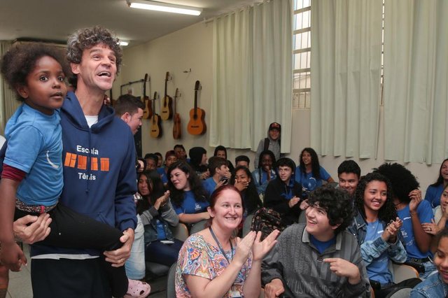 FLORIANÓPOLIS, SC, BRASIL, 11/10/2017: Guga visita alunos em escola Marista no Mont Serrat.(Foto: CRISTIANO ESTRELA / DIÁRIO CATARINENSE) FLORIANÓPOLIS, SC, BRASIL, 11/10/2017: Guga visita alunos em escola Marista no Mont Serrat.(Foto: CRISTIANO ESTRELA / DIÁRIO CATARINENSE)