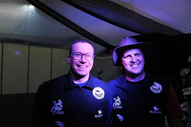 Santa Maria - RS - Brasil 11/10/2017 Evento Reúne motociclistas e público de diversos paísesCases: Alexandre Zuchetto (de chapéu) (55) 99193-6051Alexandre Flores (55) 99108-0717 Santa Maria - RS - Brasil 11/10/2017 Evento Reúne motociclistas e público de diversos paísesCases: Alexandre Zuchetto (de chapéu) (55) 99193-6051Alexandre Flores (55) 99108-0717