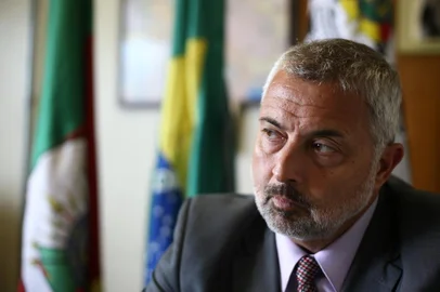 

PORTO ALEGRE, RS, BRASIL - Jornalista Daniel Scola entrevista o delegado Paulo Grillo (foto).