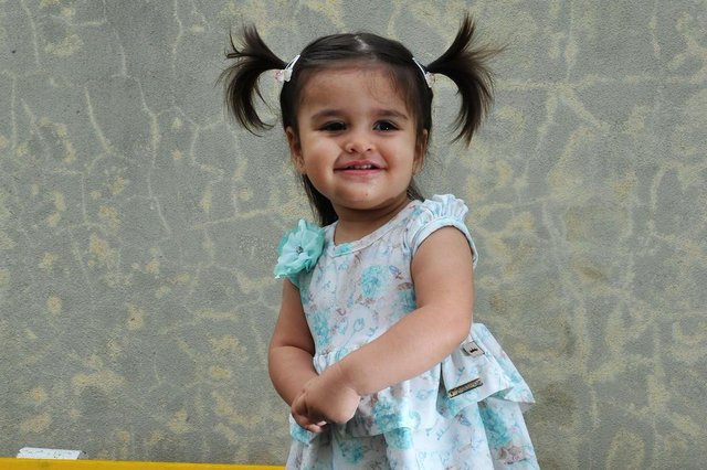  Santa Maria - RS - Brasil - 10/10/2017As irm&atilde;s Izabel e Esther adoram brincar durante uma festinha infantil