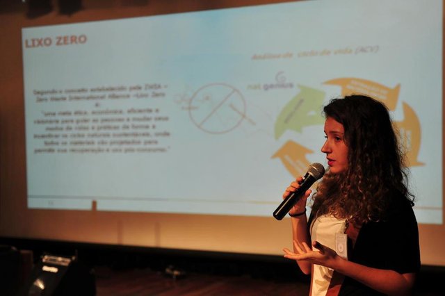 JOINVILLE,SC,BRASIL,17-10-2017.Lançamento da semana lixo zero em Joinville.Lorena Cara.(Foto:Salmo Duarte/A Notícia) JOINVILLE,SC,BRASIL,17-10-2017.Lançamento da semana lixo zero em Joinville.Lorena Cara.(Foto:Salmo Duarte/A Notícia)
