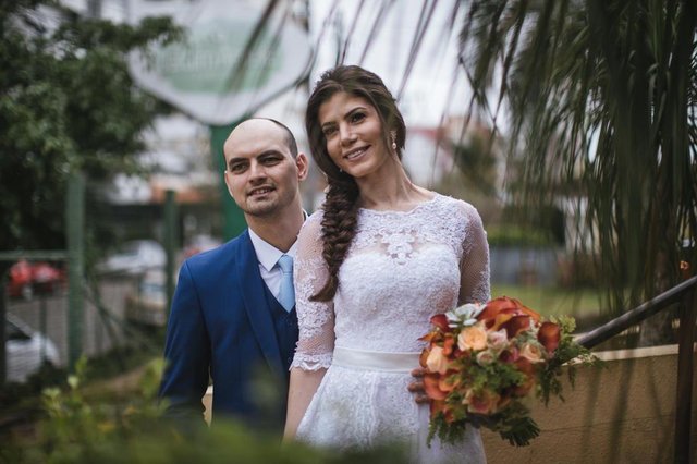 Os noivos Flavia Cristina do Rosa¿rio e Igor Duquia Giumelli no dia do seu casamento. A festa foi realizada no Jardim Amelie. Felicidades ao casal.Indexador: Max Schwoelk Os noivos Flavia Cristina do Rosa¿rio e Igor Duquia Giumelli no dia do seu casamento. A festa foi realizada no Jardim Amelie. Felicidades ao casal.Indexador: Max Schwoelk