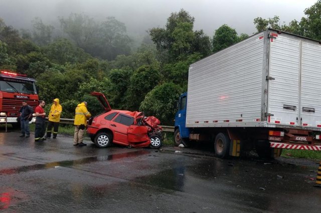Motorista morre em acidente na BR-470 em Pouso Redondo Motorista morre em acidente na BR-470 em Pouso Redondo