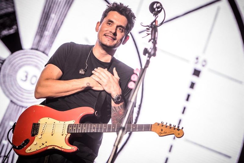 John Mayer abre turnê brasileira com show em São Paulo