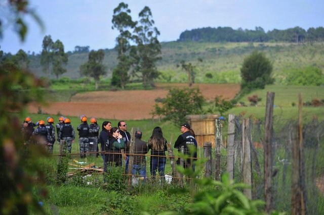  SANTA MARIA, RS, BRASIL. 24/10/2017.Reintegra&ccedil;&atilde;o de posse na vila Severo.FOTO: GABRIEL HAESBAERT / NEWCO DSM