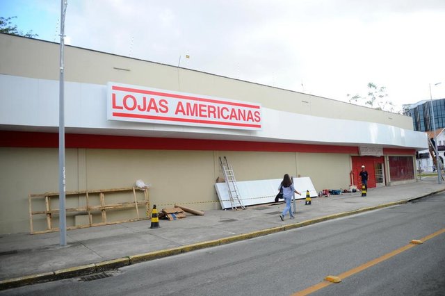 JOINVILLE, SC, BRASIL (24-10-2017) - Lojas americanas na esquina da Av.Juceslino Kubitschek com Nove de Março em Joinville. (Foto: Maykon Lammerhirt, A Noticia) JOINVILLE, SC, BRASIL (24-10-2017) - Lojas americanas na esquina da Av.Juceslino Kubitschek com Nove de Março em Joinville. (Foto: Maykon Lammerhirt, A Noticia)