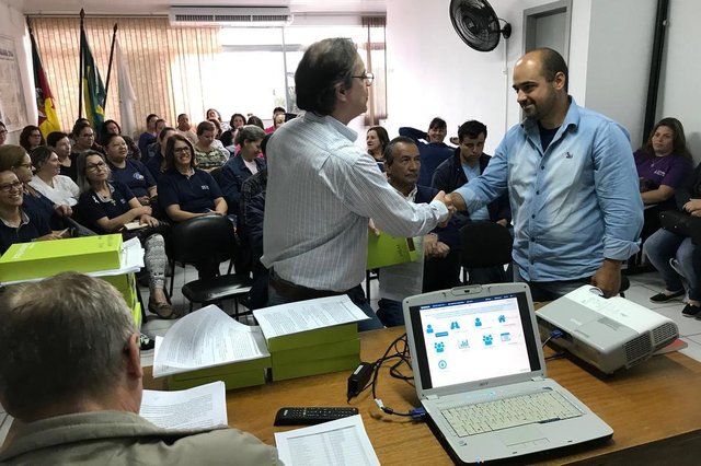 Agentes de sa&uacute;de, agentes de combate &agrave; endemias e membros do N&uacute;cleo de Apoio &agrave; Sa&uacute;de da Fam&iacute;lia (Nasf) de S&atilde;o Sep&eacute; receberam 44 tablets para ajudar no trabalho com a popula&ccedil;&atilde;o do munic&iacute;pio. A a&ccedil;&atilde;o da Secretaria de Sa&uacute;de &eacute; um dos &uacute;ltimos passos para que o setor passe a ser totalmente informatizado.