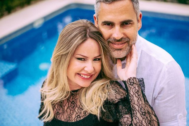 O casal Francine e Fábio Nunes está comemorando mais um ano de vida e neste final de semana recebe familiares e amigos no V12 para festejar a data. O casal Francine e Fábio Nunes está comemorando mais um ano de vida e neste final de semana recebe familiares e amigos no V12 para festejar a data.