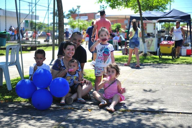 JOINVILLE,SC,BRASIL,27-10-2017.Joinville Que Queremos.Mobilização por um parque melhor na cidade.Cristiano e Karina foram ao Parque da Cidade com os filhos, Matheus e Thiago, e as afilhadas, Livia e Nathali.(Foto:Salmo Duarte/A Notícia) JOINVILLE,SC,BRASIL,27-10-2017.Joinville Que Queremos.Mobilização por um parque melhor na cidade.Cristiano e Karina foram ao Parque da Cidade com os filhos, Matheus e Thiago, e as afilhadas, Livia e Nathali.(Foto:Salmo Duarte/A Notícia)