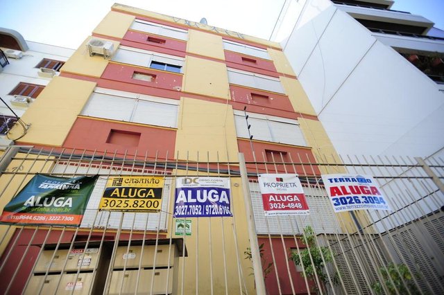 SANTA MARIA, RS, BRASIL. 07/03/2017.Aluga-se espalhado por Santa MariaFOTO: GABRIEL HAESBAERT / NEWCO DSM SANTA MARIA, RS, BRASIL. 07/03/2017.Aluga-se espalhado por Santa MariaFOTO: GABRIEL HAESBAERT / NEWCO DSM