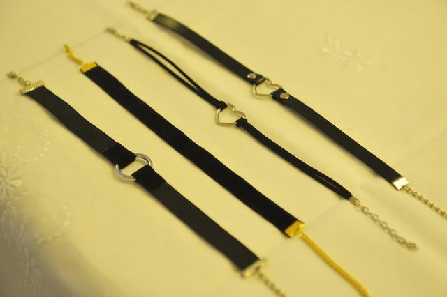 SANTA MARIA, RS, BRASIL. 21/10/2017.Temática Moda e Beleza, colares shockers, FOTO: GABRIEL HAESBAERT / NEWCO DSM SANTA MARIA, RS, BRASIL. 21/10/2017.Temática Moda e Beleza, colares shockers, FOTO: GABRIEL HAESBAERT / NEWCO DSM