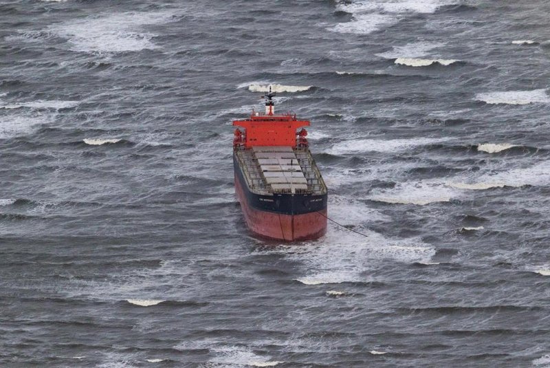  

The bulk carrier Glory Amsterdam is pictured near the island Langeoog, northern Germany on October 30, 2017.                        
The 225m long freighter was grounded near the island of Langeoog after floating unmaneuverable in the sea. / AFP PHOTO / dpa / Mohssen Assanimoghaddam / Germany OUT

Editoria: DIS
Local: Langeoog
Indexador: MOHSSEN ASSANIMOGHADDAM
Secao: disaster (general)
Fonte: dpa
Fotógrafo: STR