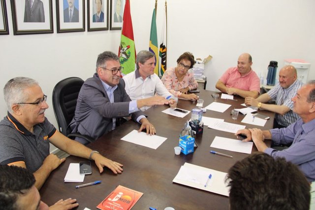 Mauro Mariani e a executiva do PMDB-SC Mauro Mariani e a executiva do PMDB-SC