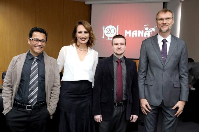 Os sócios-diretores da Maná do Brasil, Flavio Rocha, Silvia Coleraus, Guilherme Minuzzo, com o sócio-fundador, Alberto Beier, no evento que comemorou os 20 anos da empresa. Os sócios-diretores da Maná do Brasil, Flavio Rocha, Silvia Coleraus, Guilherme Minuzzo, com o sócio-fundador, Alberto Beier, no evento que comemorou os 20 anos da empresa.
