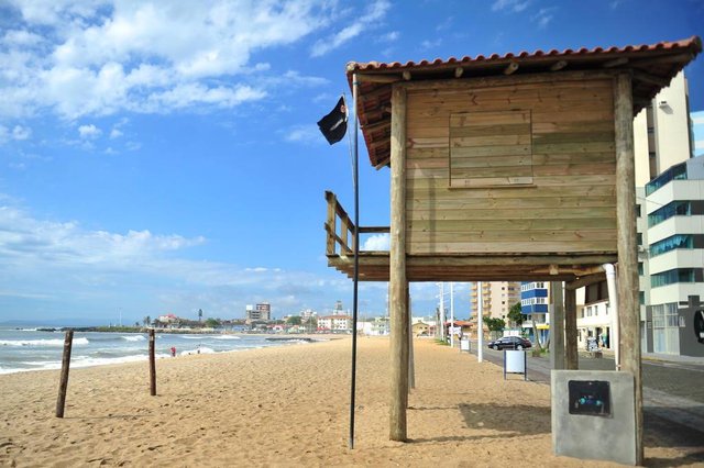 BARRA VELHA,SC,BRASIL,30-10-2017.Praia de Barra Velha se prepara para receber o verão 2017.Praia Central,posto salva vidas.(Foto:Salmo Duarte/A Notícia) BARRA VELHA,SC,BRASIL,30-10-2017.Praia de Barra Velha se prepara para receber o verão 2017.Praia Central,posto salva vidas.(Foto:Salmo Duarte/A Notícia)
