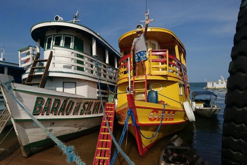 Jornalista André Costantin acompanha embarcação Gaia, que leva arte para comunidades ribeirinhas da Amazônia