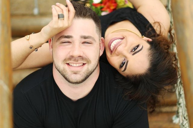 Os noivos Diogo Salina de Freitas e Suelen Cristina Pereira do Nascimento, em seu ensaio de casamento. O enlace dos dois acontece nesta sexta-feira, dia 3. Os noivos Diogo Salina de Freitas e Suelen Cristina Pereira do Nascimento, em seu ensaio de casamento. O enlace dos dois acontece nesta sexta-feira, dia 3.