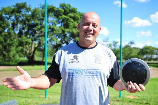 JOINVILLE,SC,BRASIL,01-11-2017.Flávio Pscheidt,técnico e atleta que vai competir nos jogos abertos de Santa Catarina.(Foto:Salmo Duarte/A Notícia) JOINVILLE,SC,BRASIL,01-11-2017.Flávio Pscheidt,técnico e atleta que vai competir nos jogos abertos de Santa Catarina.(Foto:Salmo Duarte/A Notícia)