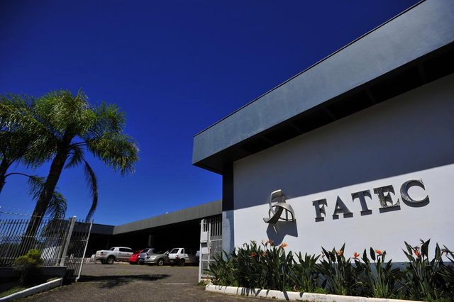 SANTA MARIA, RS, BRASIL. 31/10/2017.Como está a Fatec 10 anos depois da Operação Rodin.cases, da esquerda para a direita na foto.Tomé Lovato - presidente da Fatec.Antonio Augusto Maioli - assessor jurídico.Adalberto Constantino Meller - secretário executivo da Fatec.FOTO: GABRIEL HAESBAERT / NEWCO DSM SANTA MARIA, RS, BRASIL. 31/10/2017.Como está a Fatec 10 anos depois da Operação Rodin.cases, da esquerda para a direita na foto.Tomé Lovato - presidente da Fatec.Antonio Augusto Maioli - assessor jurídico.Adalberto Constantino Meller - secretário executivo da Fatec.FOTO: GABRIEL HAESBAERT / NEWCO DSM
