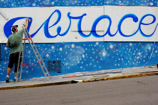 Santa Maria, RS, Brasil, 03/11/2017.Grafite é feito para promover arrecadação da campanha da Kiss. Santa Maria, RS, Brasil, 03/11/2017.Grafite é feito para promover arrecadação da campanha da Kiss.