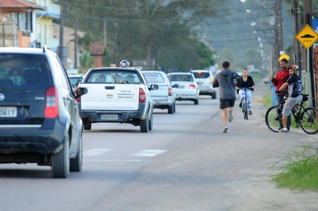 SÃO FRANCISCO DO SUL, SC, BRASIL (31-10-2017) - Rodovia de acesso a praia da Enseada em São Francisco do Sull. (Foto: Maykon Lammerhirt, A Notícia) SÃO FRANCISCO DO SUL, SC, BRASIL (31-10-2017) - Rodovia de acesso a praia da Enseada em São Francisco do Sull. (Foto: Maykon Lammerhirt, A Notícia)