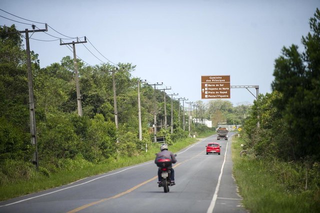 JOINVILLE, SC, BRASIL (02-11-2017) - Acesso as praias de Itapoá pela Av Saí Mirim. (Foto: Maykon Lammerhirt, A Notícia) JOINVILLE, SC, BRASIL (02-11-2017) - Acesso as praias de Itapoá pela Av Saí Mirim. (Foto: Maykon Lammerhirt, A Notícia)